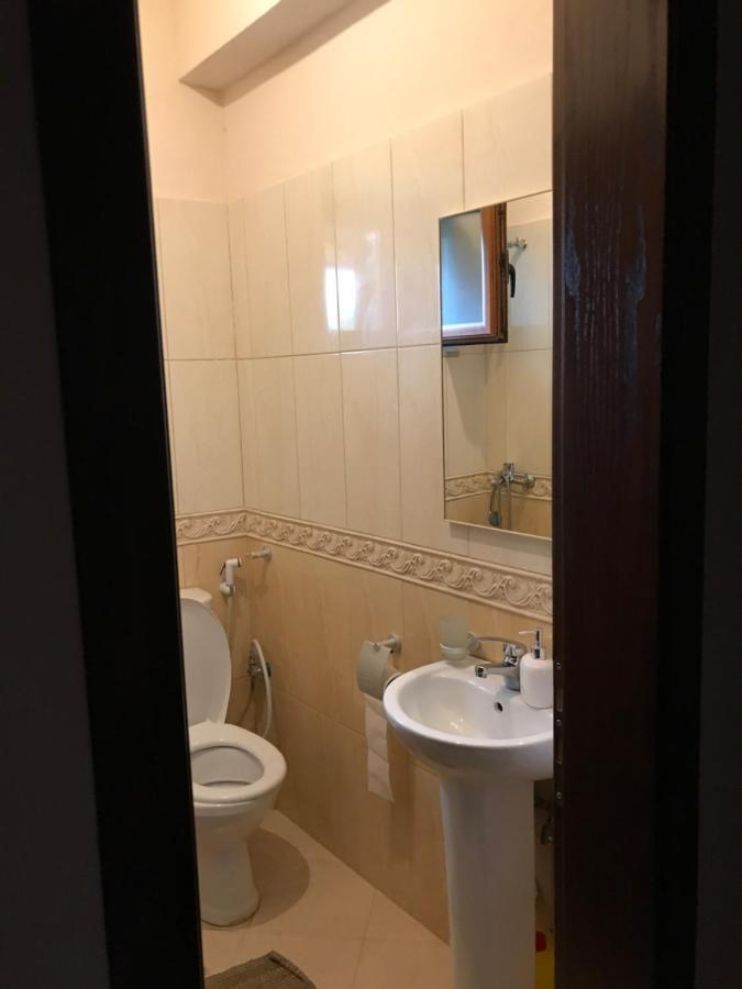 Bujtina Hader Xhebro Pansiyon Tepelene Dış mekan fotoğraf