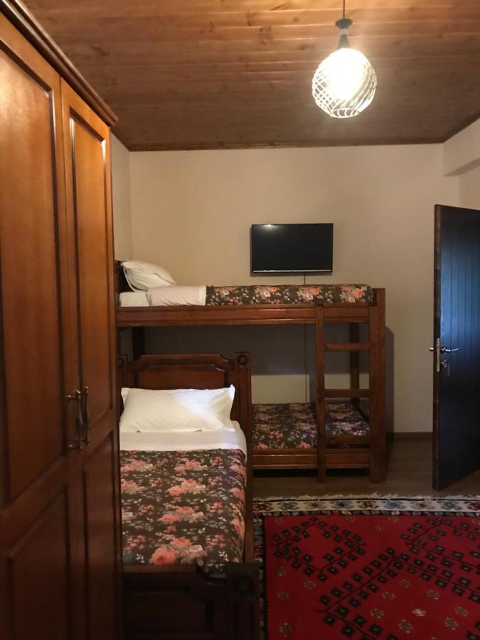 Bujtina Hader Xhebro Pansiyon Tepelene Dış mekan fotoğraf