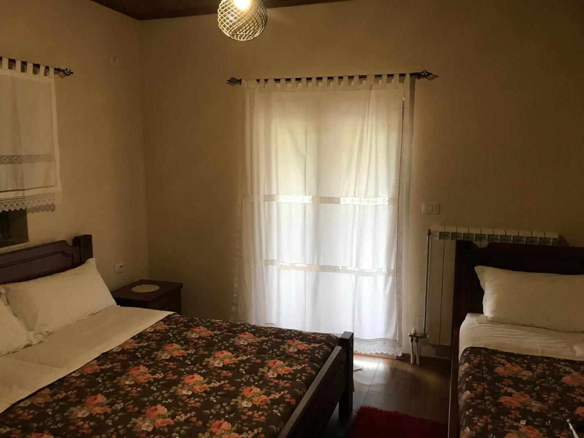 Bujtina Hader Xhebro Pansiyon Tepelene Dış mekan fotoğraf