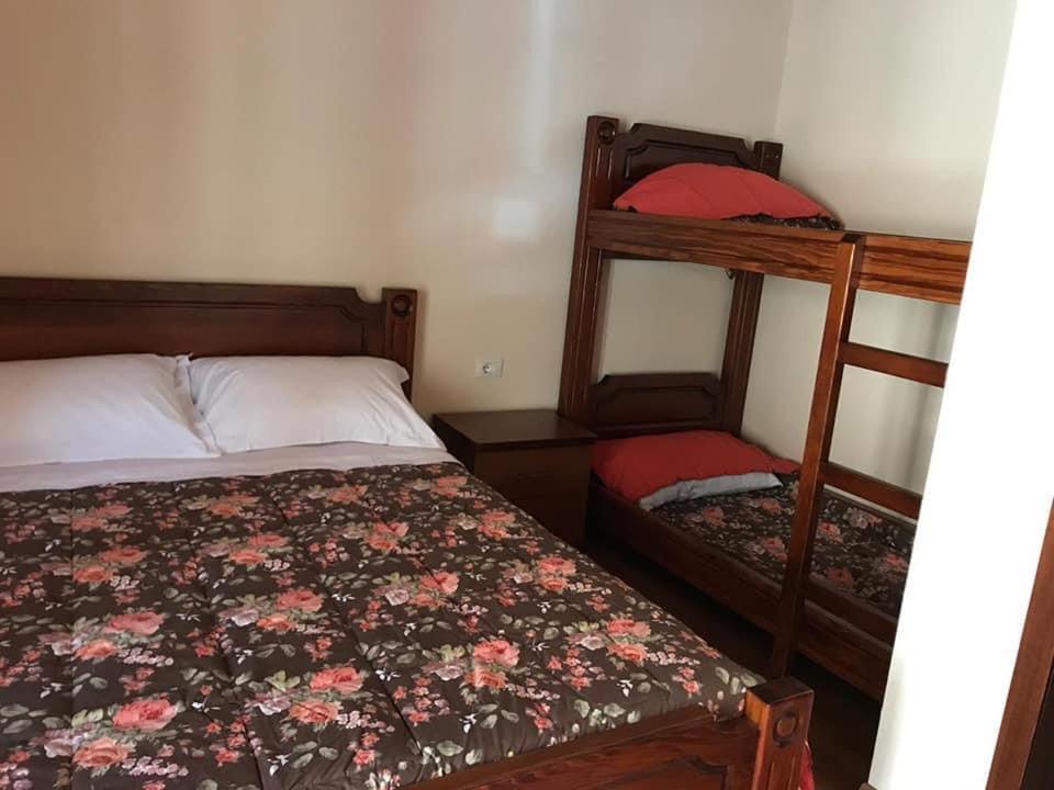 Bujtina Hader Xhebro Pansiyon Tepelene Dış mekan fotoğraf