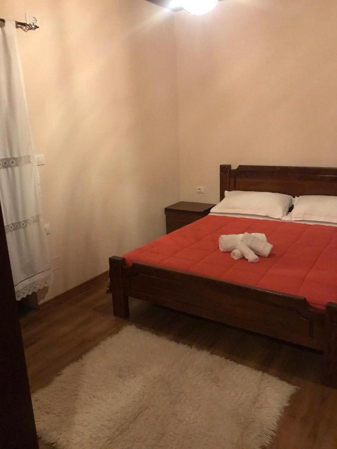 Bujtina Hader Xhebro Pansiyon Tepelene Dış mekan fotoğraf