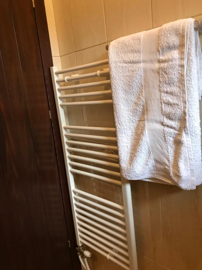 Bujtina Hader Xhebro Pansiyon Tepelene Dış mekan fotoğraf
