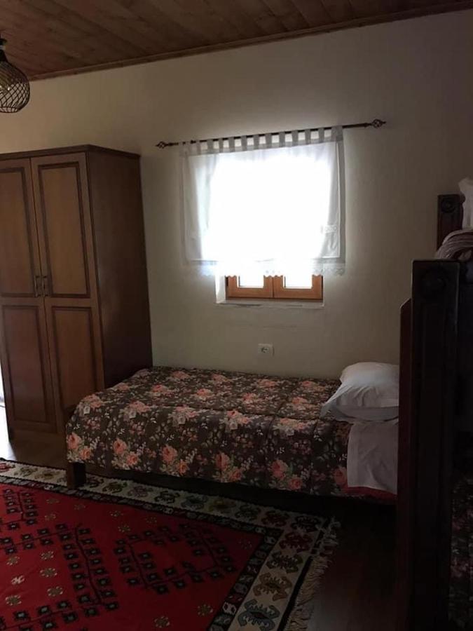 Bujtina Hader Xhebro Pansiyon Tepelene Dış mekan fotoğraf