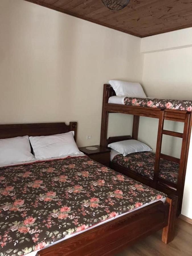 Bujtina Hader Xhebro Pansiyon Tepelene Dış mekan fotoğraf
