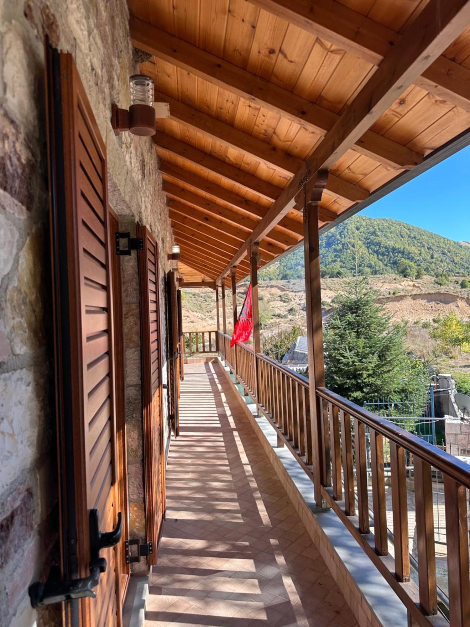 Bujtina Hader Xhebro Pansiyon Tepelene Dış mekan fotoğraf