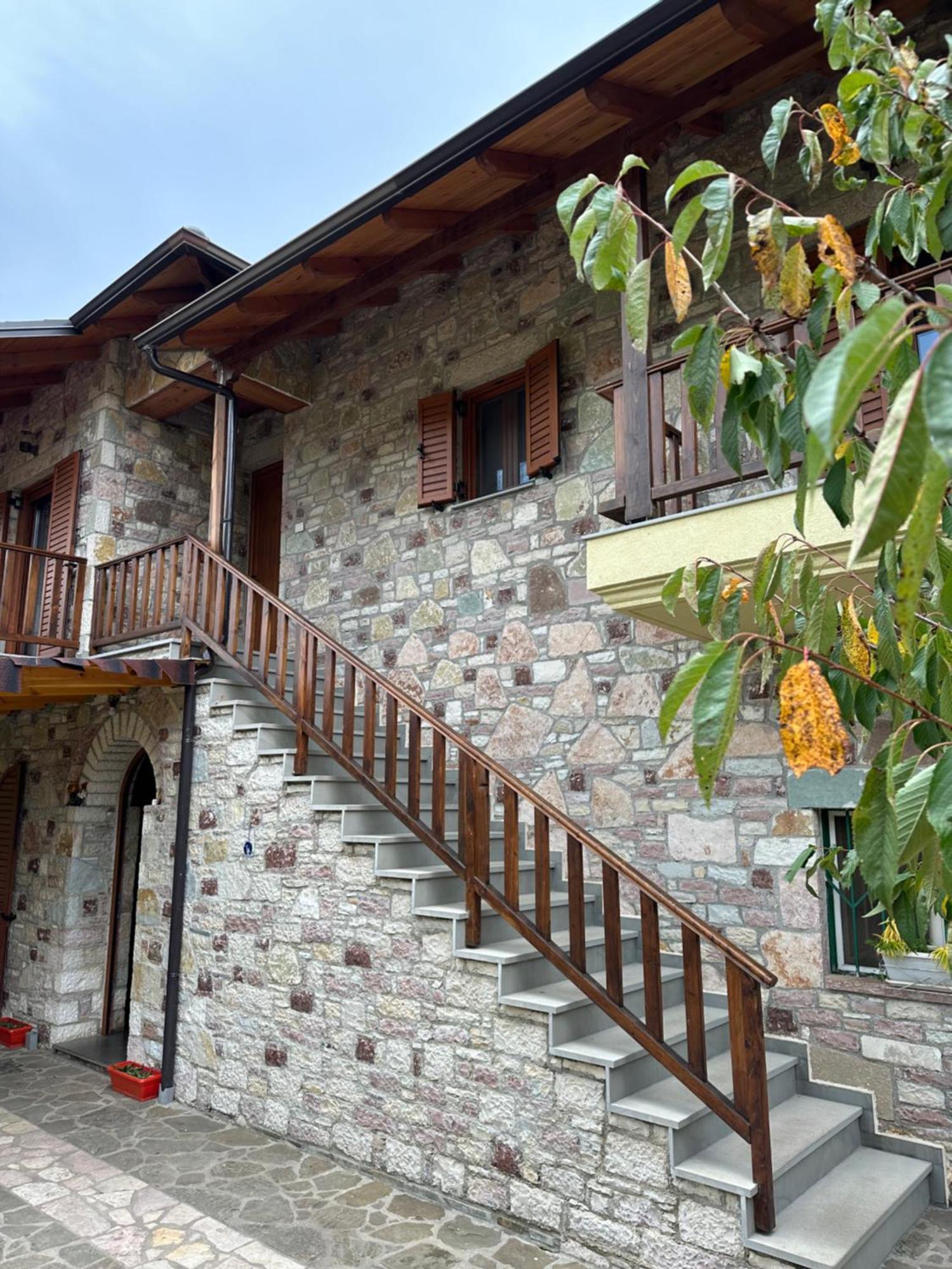 Bujtina Hader Xhebro Pansiyon Tepelene Dış mekan fotoğraf